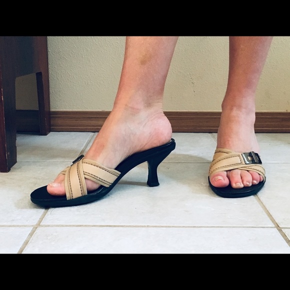 Aerosole Tan Kitten Heel - Picture 2 of 5
